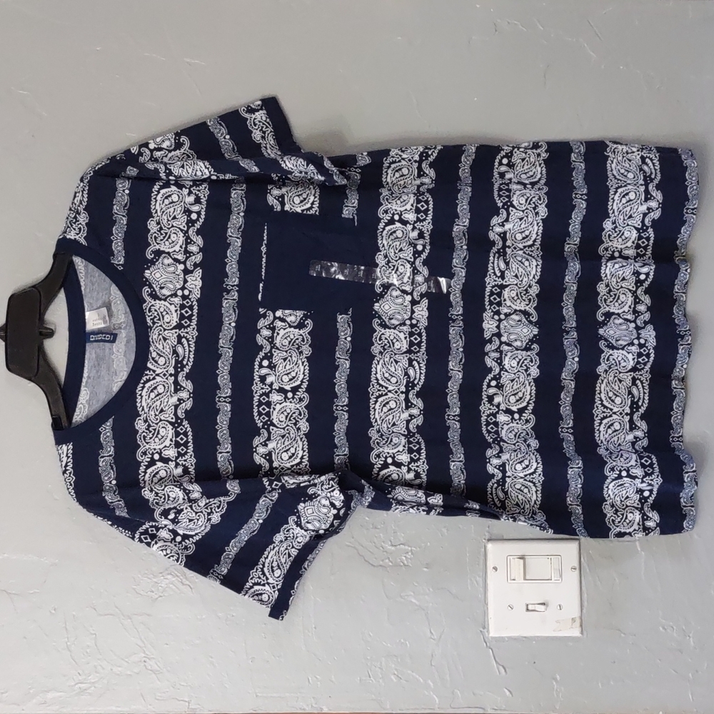Divicd brand shirt for Men size XL in excellent condition Navy blue color.